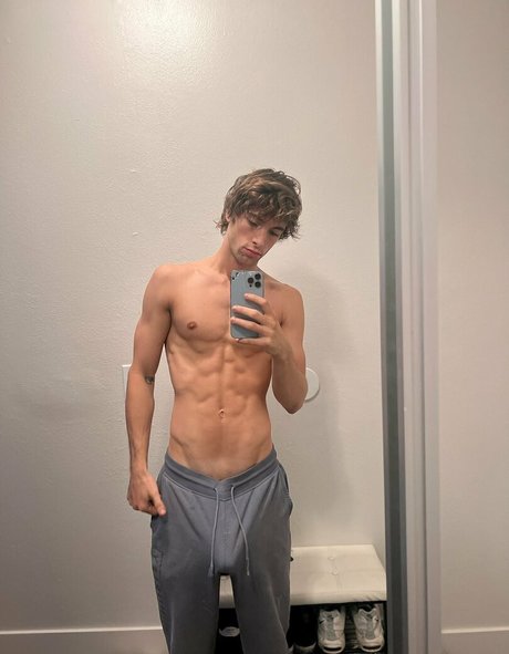 Photo nue de fuite OnlyFans de Frankierossi
