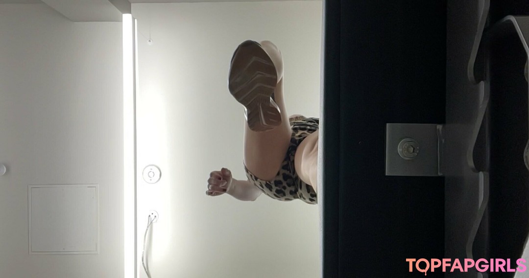 Photo nue de fuite OnlyFans de Deargoddesssara #75 Photo nue de fuite OnlyFans de Deargoddesssara #75