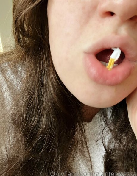 Photo nue de fuite OnlyFans de Giantesstessa