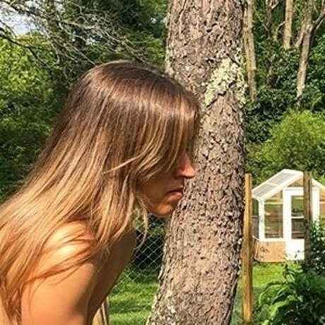 The Naked Gardener