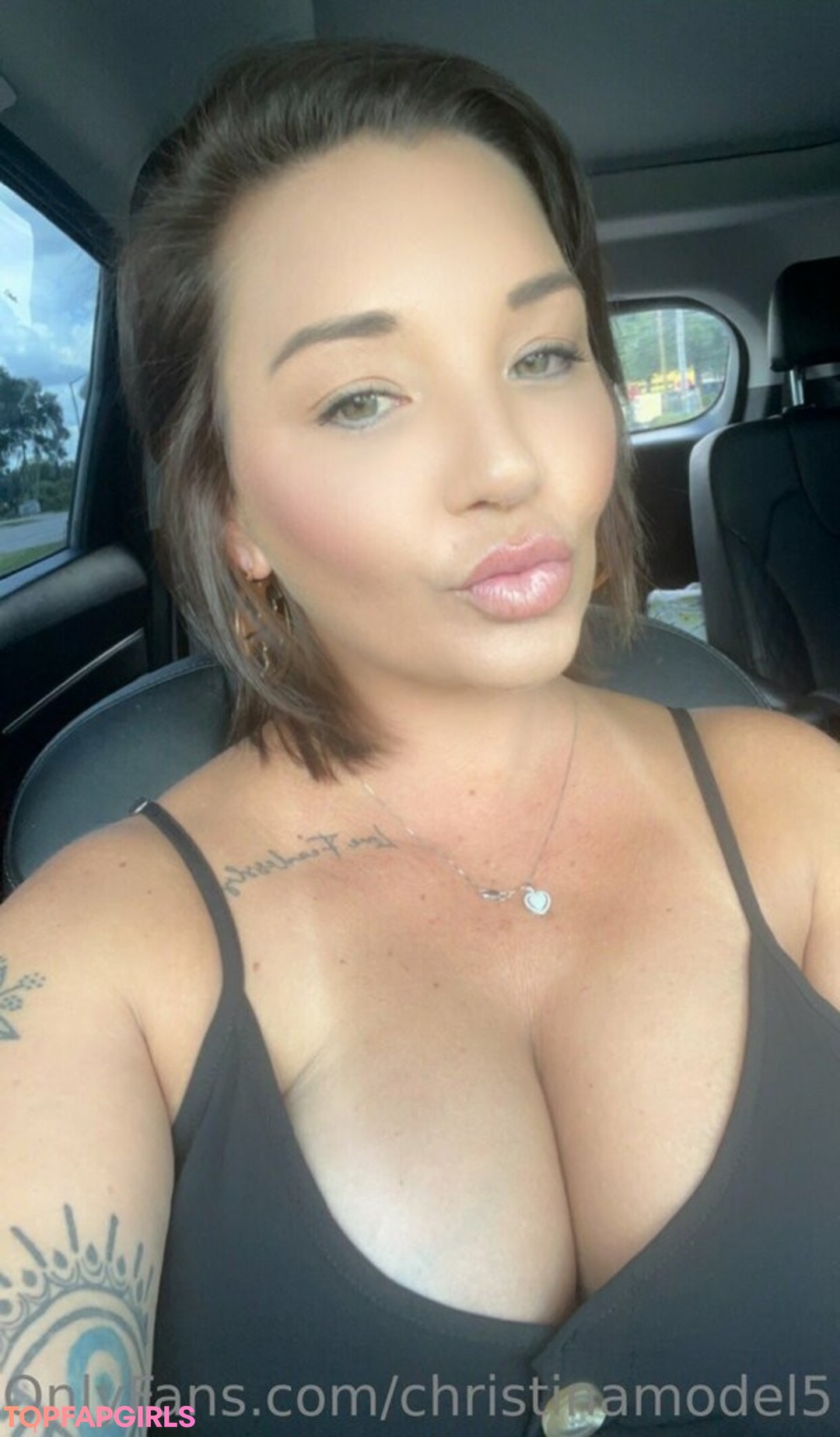 Photo nue de fuite OnlyFans de Christinamodel515 #17 Photo nue de fuite OnlyFans de Christinamodel515 #17