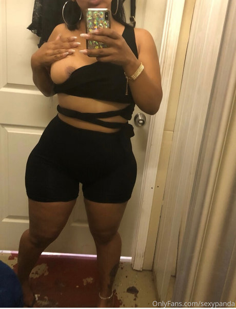 Photo nue de fuite OnlyFans de Sexypanda