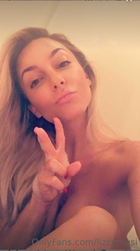 Photo nue de fuite OnlyFans de Lizzy Musi