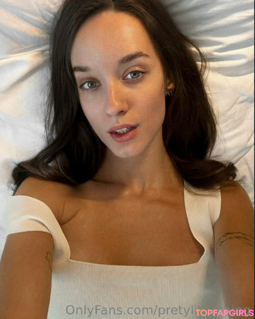 Photo nue de fuite OnlyFans de Pretylittlething #54 Photo nue de fuite OnlyFans de Pretylittlething #54