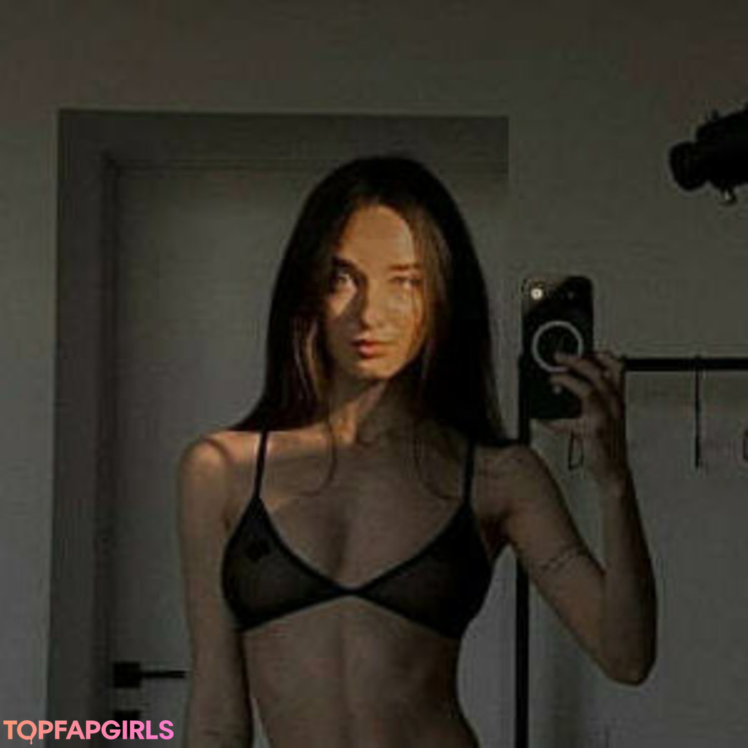 Photo nue de fuite OnlyFans de Pretylittlething #8 Photo nue de fuite OnlyFans de Pretylittlething #8