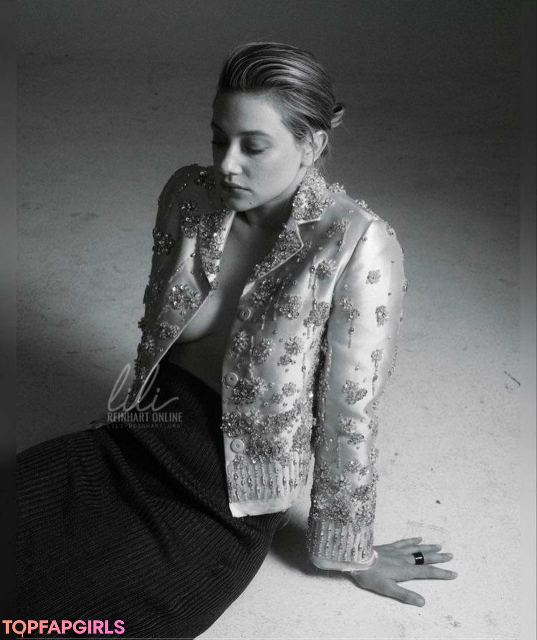 Photo nue de fuite OnlyFans de Lili Reinhart #182 Photo nue de fuite OnlyFans de Lili Reinhart #182