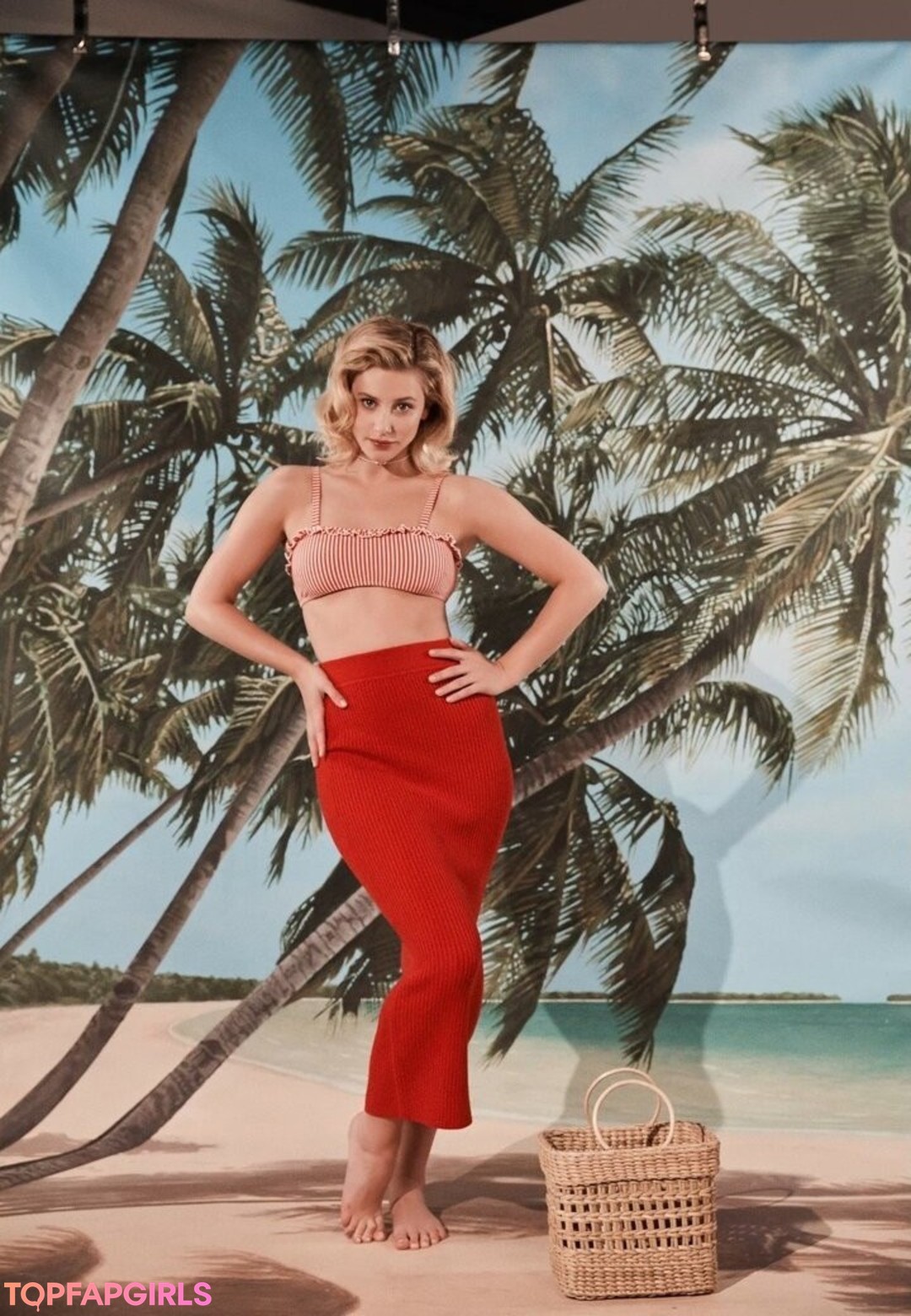 Photo nue de fuite OnlyFans de Lili Reinhart #216 Photo nue de fuite OnlyFans de Lili Reinhart #216