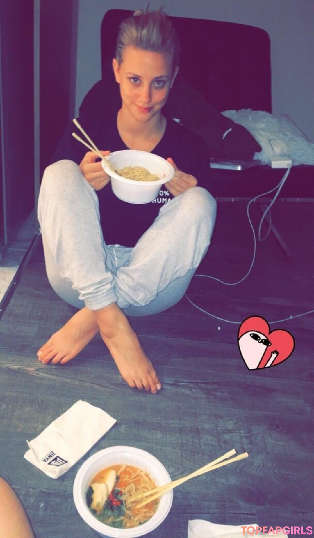 Photo nue de fuite OnlyFans de Lili Reinhart #217 Photo nue de fuite OnlyFans de Lili Reinhart #217