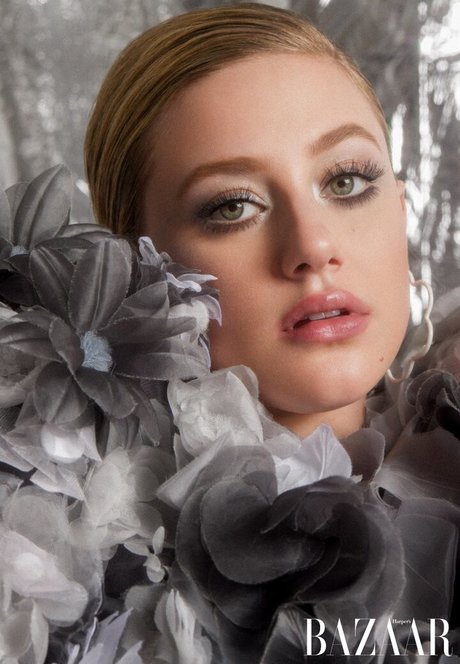 Lili Reinhart