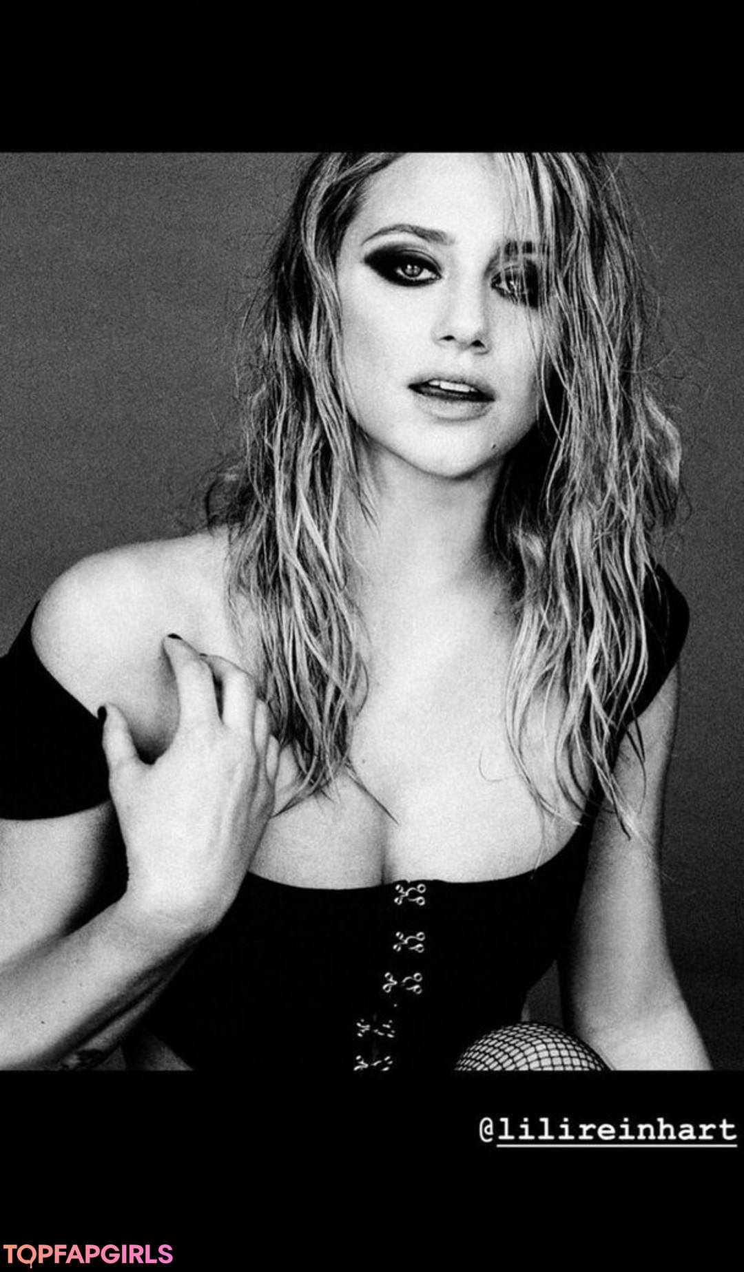 Photo nue de fuite OnlyFans de Lili Reinhart #83 Photo nue de fuite OnlyFans de Lili Reinhart #83