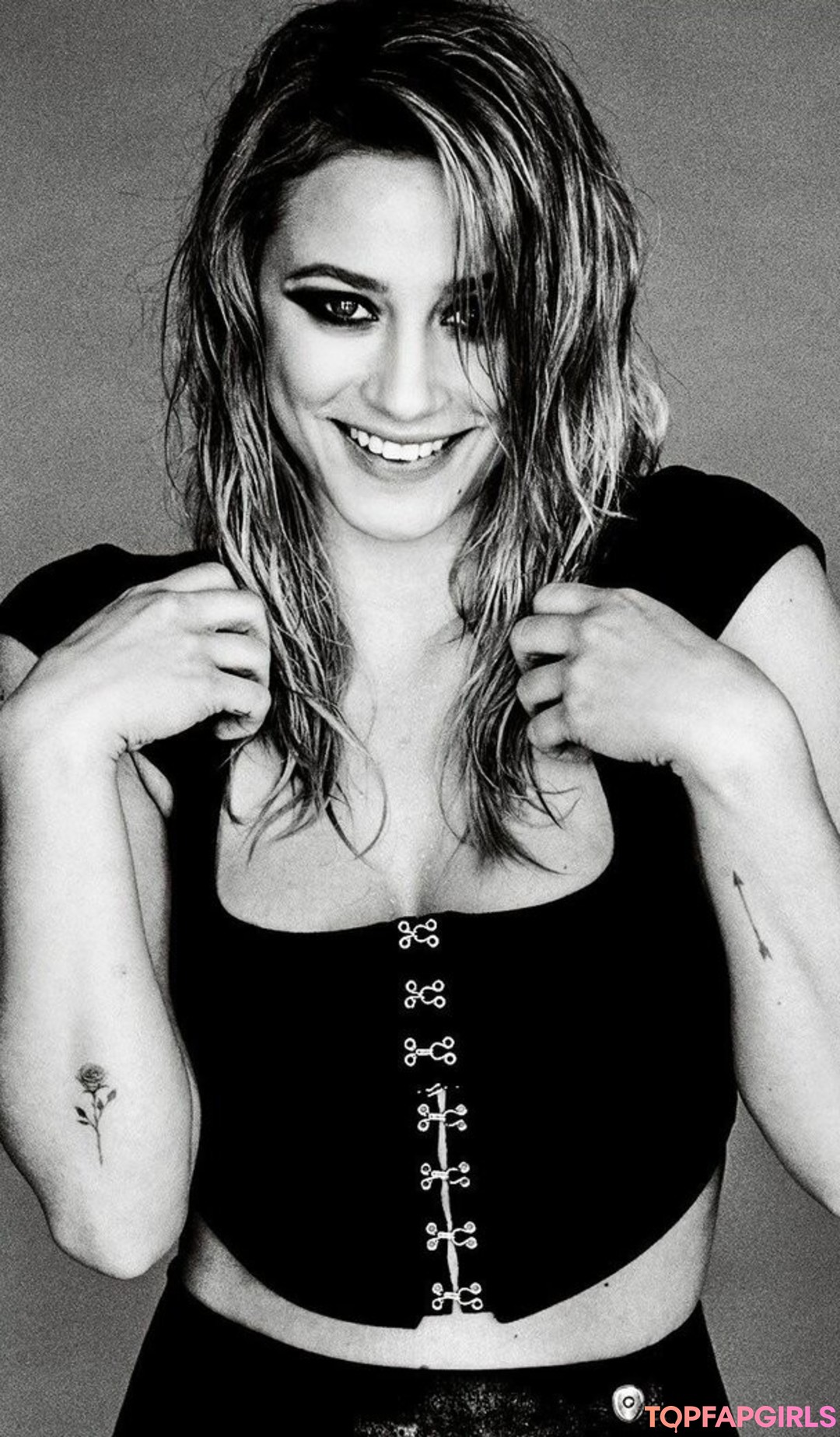 Photo nue de fuite OnlyFans de Lili Reinhart #84 Photo nue de fuite OnlyFans de Lili Reinhart #84