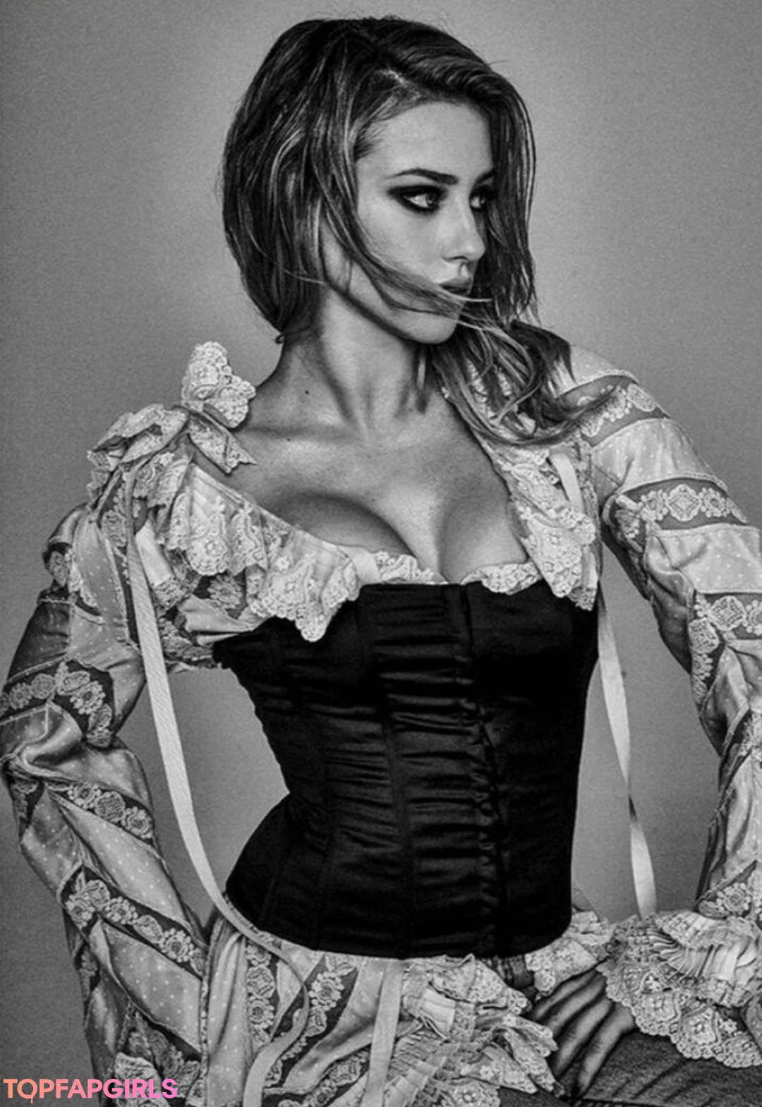 Photo nue de fuite OnlyFans de Lili Reinhart #90 Photo nue de fuite OnlyFans de Lili Reinhart #90