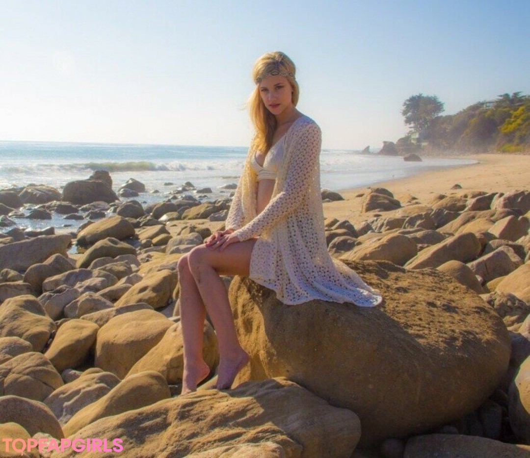 Photo nue de fuite OnlyFans de Lili Reinhart #99 Photo nue de fuite OnlyFans de Lili Reinhart #99