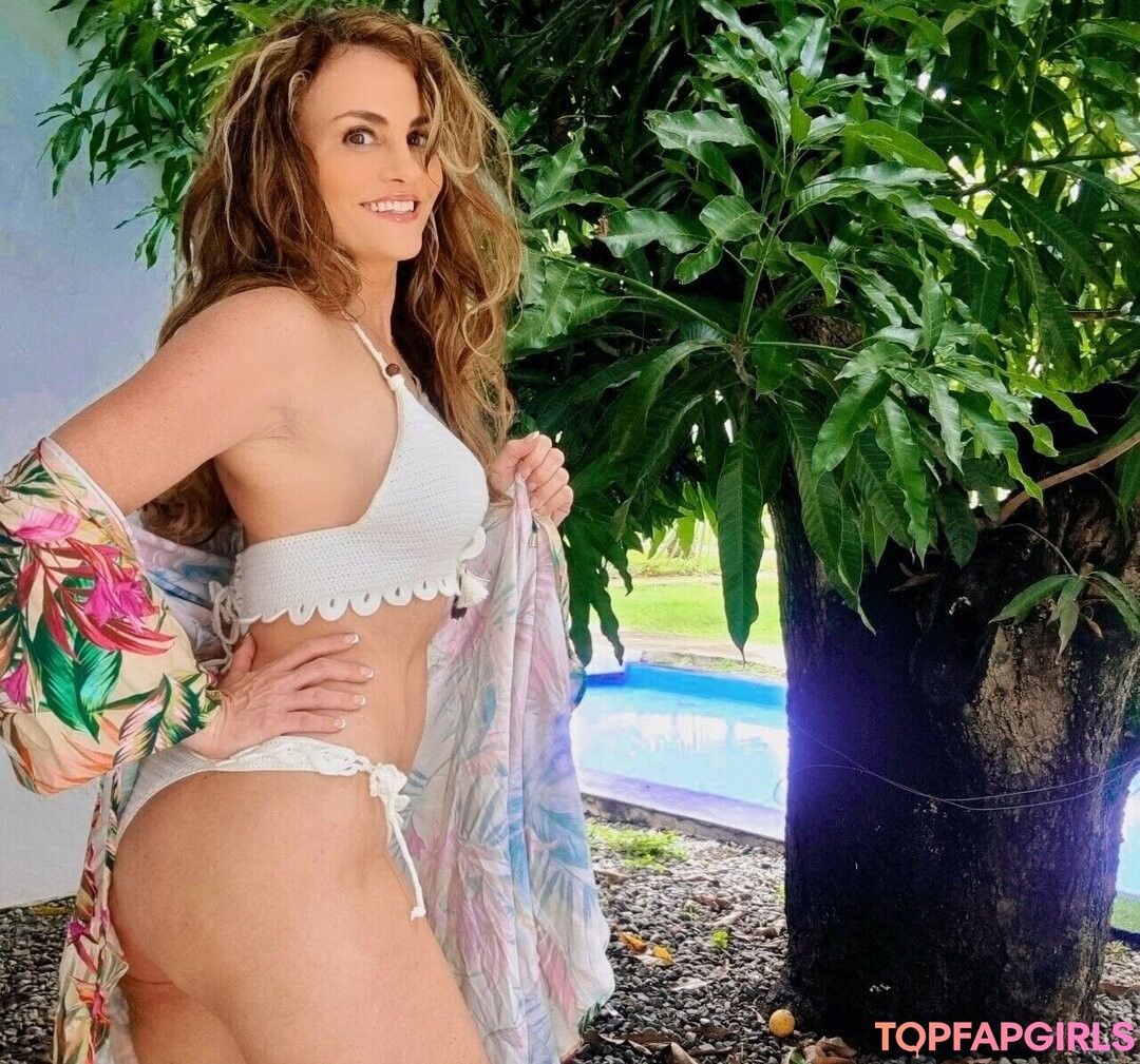 Photo nue de fuite OnlyFans de Aura Cristina Geithner #24 Photo nue de fuite OnlyFans de Aura Cristina Geithner #24