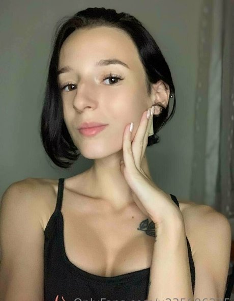 Photo nue de fuite OnlyFans de Lilyshine