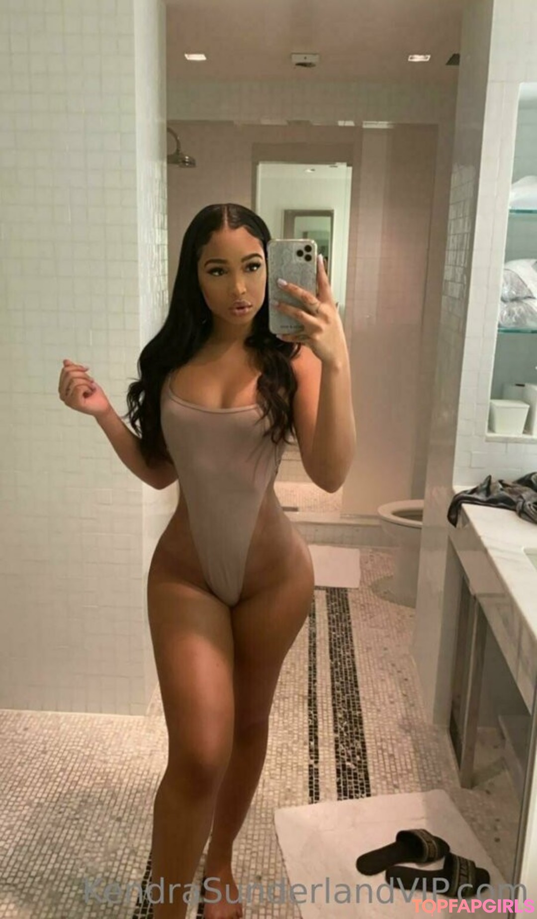 Photo nue de fuite OnlyFans de Kendrasunderland #16 Photo nue de fuite OnlyFans de Kendrasunderland #16