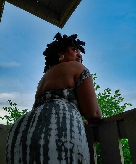 Photo nue de fuite OnlyFans de Locked Honey Princess