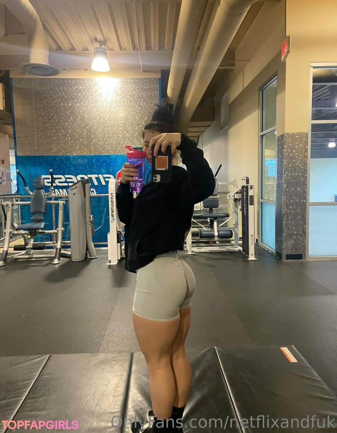 Photo nue de fuite OnlyFans de Lizzysnyder18 #47 Photo nue de fuite OnlyFans de Lizzysnyder18 #47