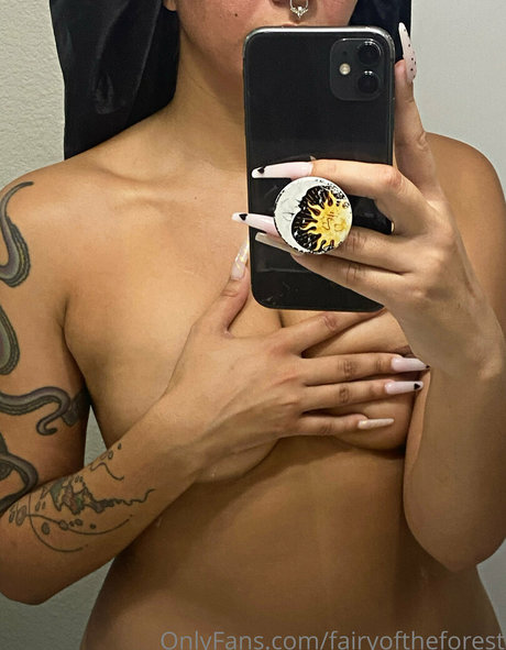 Photo nue de fuite OnlyFans de Lunamorgantv