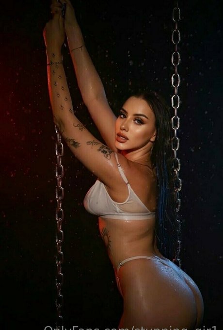 Stunning_gir1