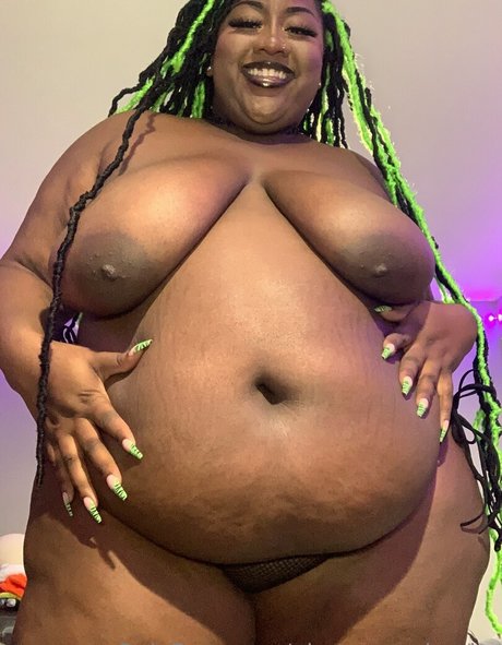 Phat_ass_phoebe