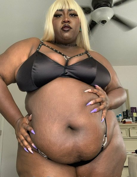 Phat_ass_phoebe