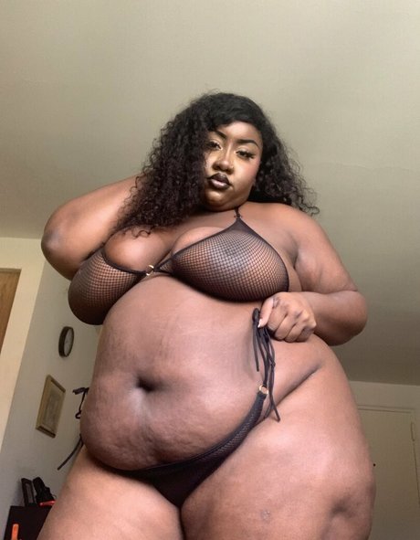 Phat_ass_phoebe