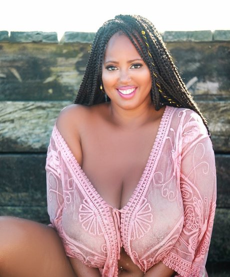 Photo nue de fuite OnlyFans de Monique Cooper