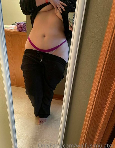 Photo nue de fuite OnlyFans de Waifusimulator