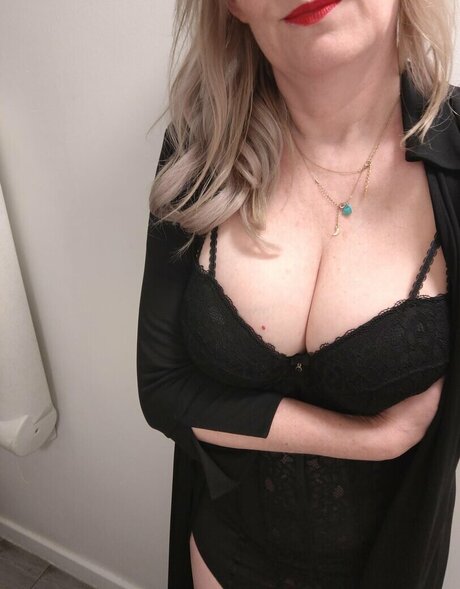 Photo nue de fuite OnlyFans de Kittykat1970s