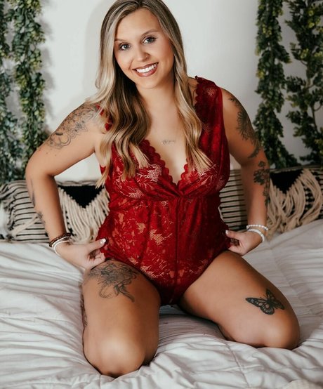 Hotblondie95