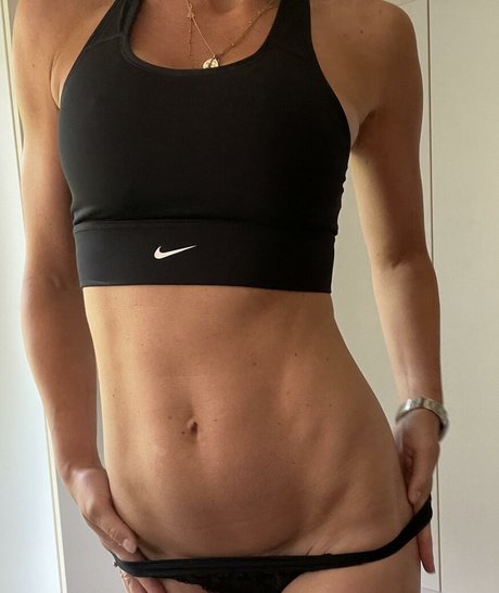 Photo nue de fuite OnlyFans de Germanmum1989vip
