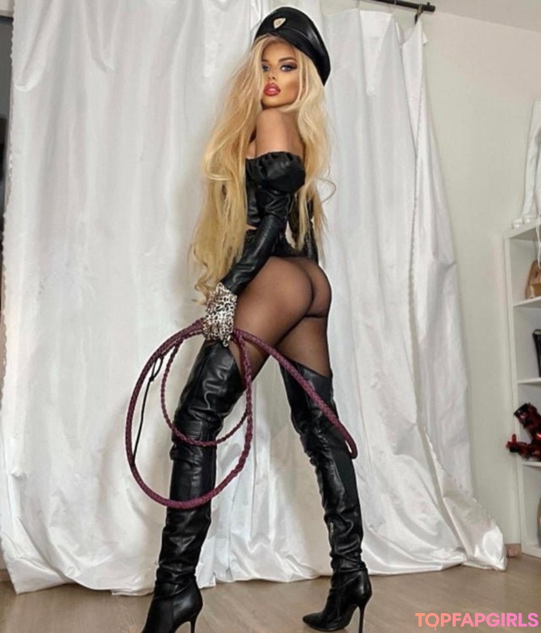 Photo nue de fuite OnlyFans de Goddess Slavena #2 Photo nue de fuite OnlyFans de Goddess Slavena #2