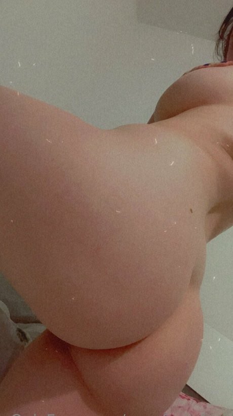 Photo nue de fuite OnlyFans de Grapfruitfree