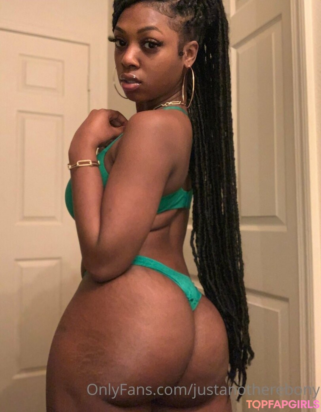 Photo nue de fuite OnlyFans de Justanotherebony #7 Photo nue de fuite OnlyFans de Justanotherebony #7
