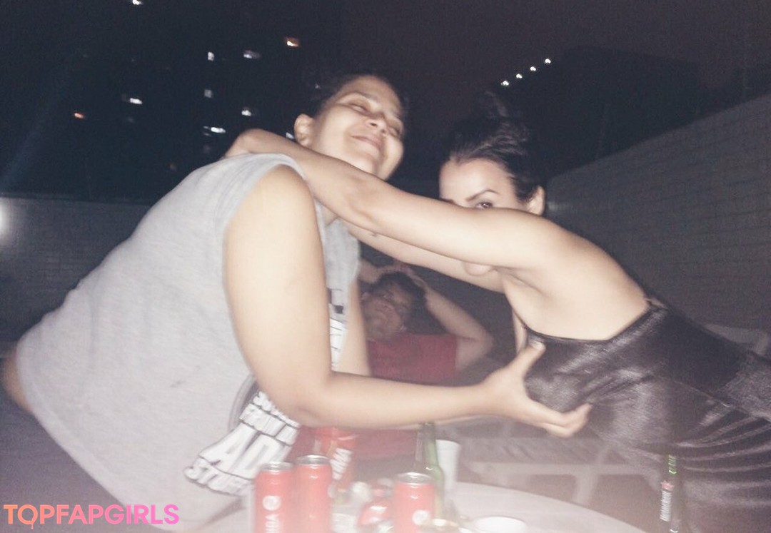 Photo nue de fuite OnlyFans de Renatapalhanno #13 Photo nue de fuite OnlyFans de Renatapalhanno #13