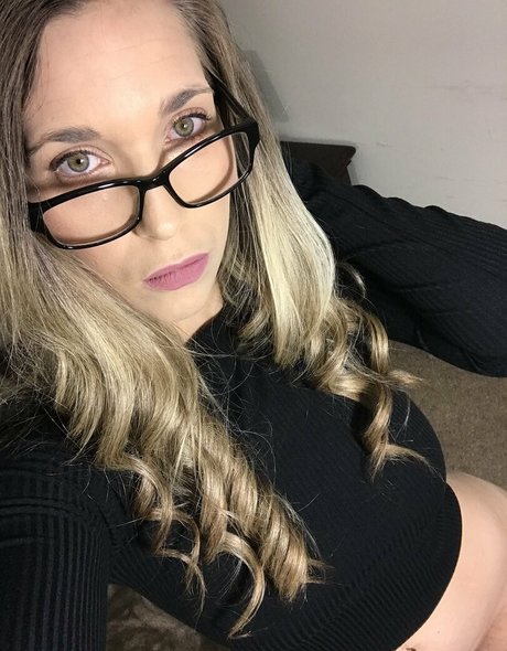 Leeshalynne