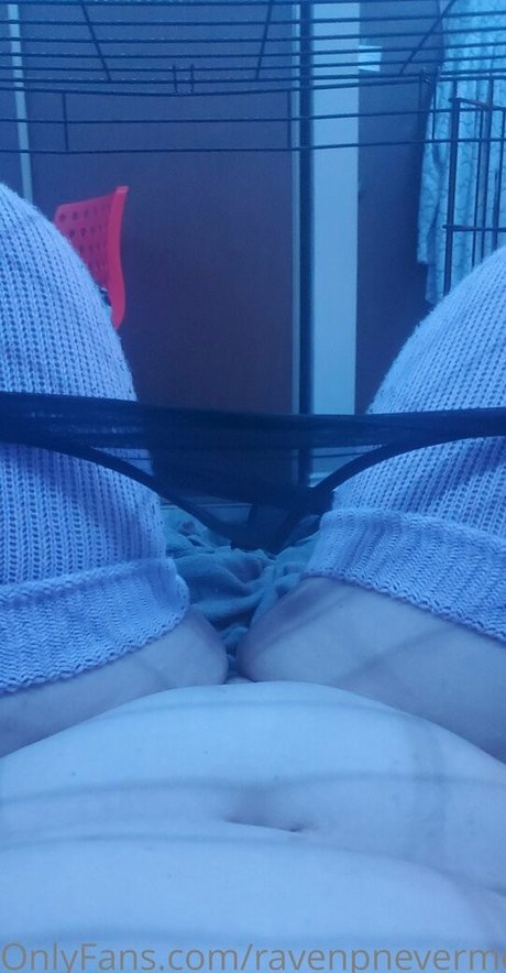 Photo nue de fuite OnlyFans de Ravenpnevermore