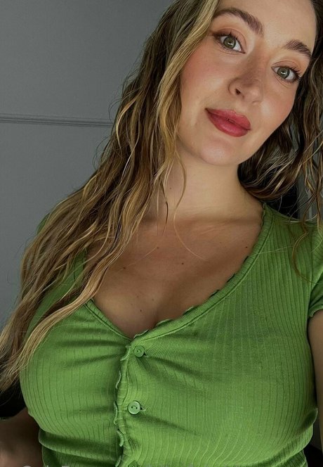 Photo nue de fuite OnlyFans de Blissful Whisper Asmr