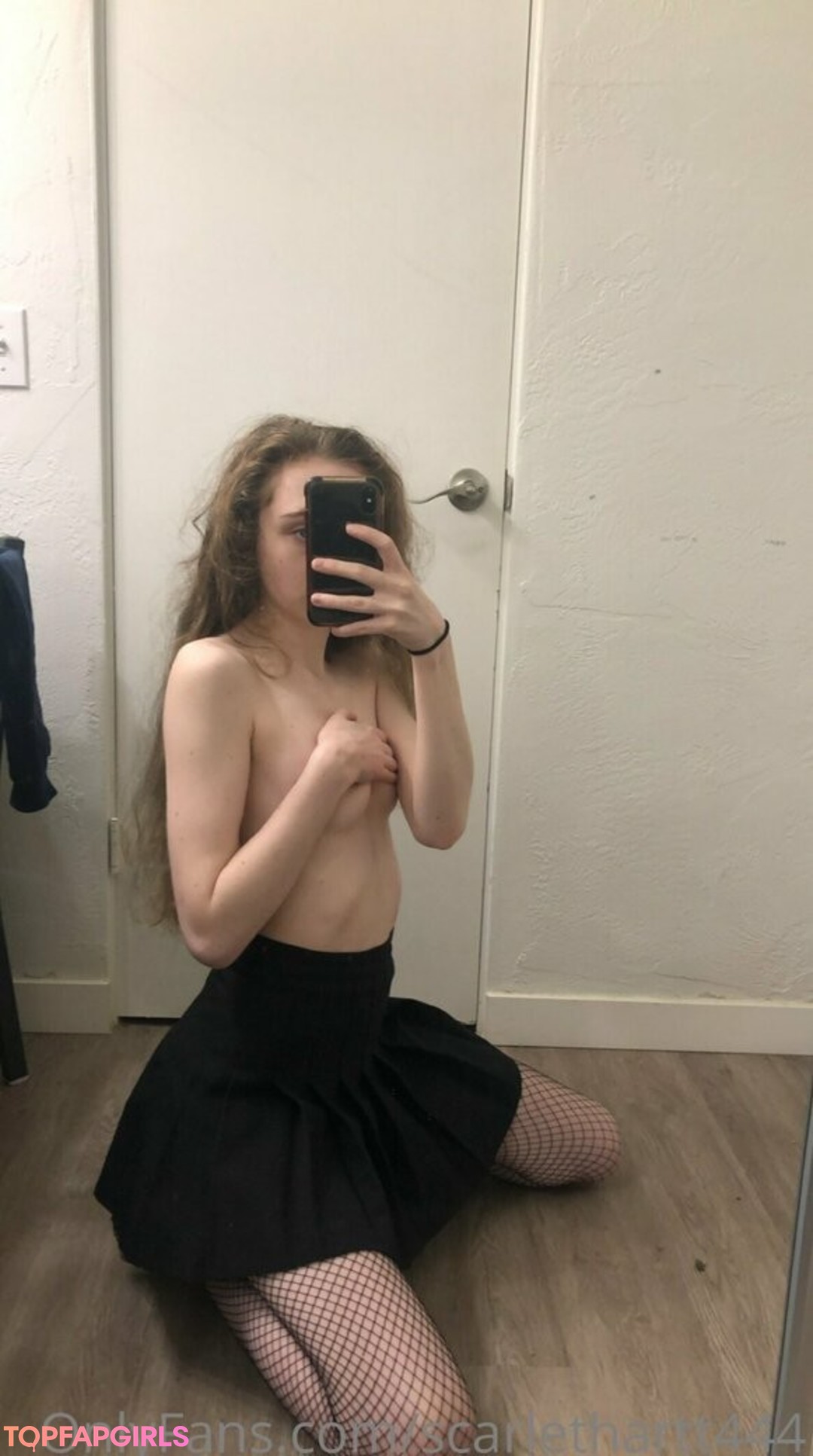 Photo nue de fuite OnlyFans de Scarlethartt444 #17 Photo nue de fuite OnlyFans de Scarlethartt444 #17