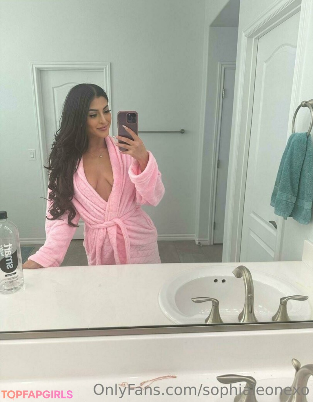Photo nue de fuite OnlyFans de Sophialeonexo #28 Photo nue de fuite OnlyFans de Sophialeonexo #28