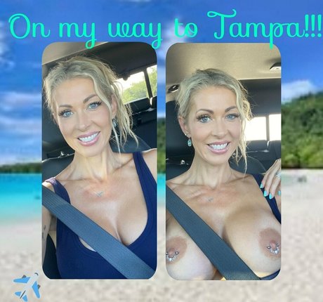 Hollyhotwife