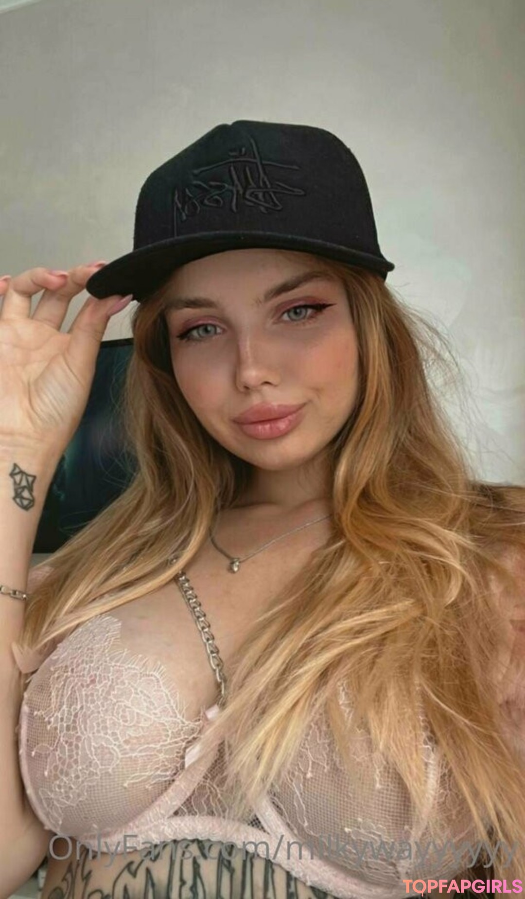 Photo nue de fuite OnlyFans de Tiiiiitsqueen #14 Photo nue de fuite OnlyFans de Tiiiiitsqueen #14