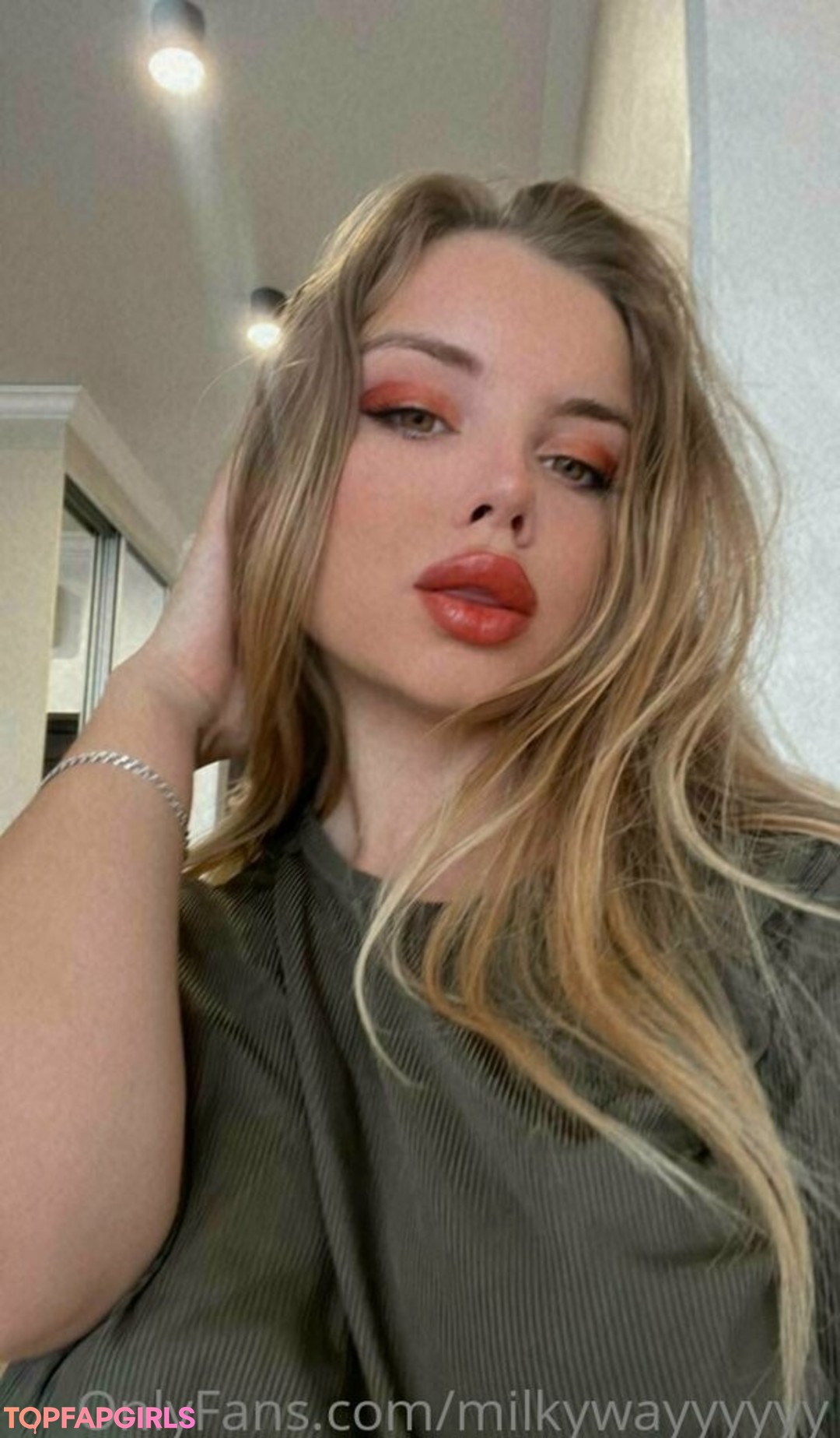 Photo nue de fuite OnlyFans de Tiiiiitsqueen #18 Photo nue de fuite OnlyFans de Tiiiiitsqueen #18