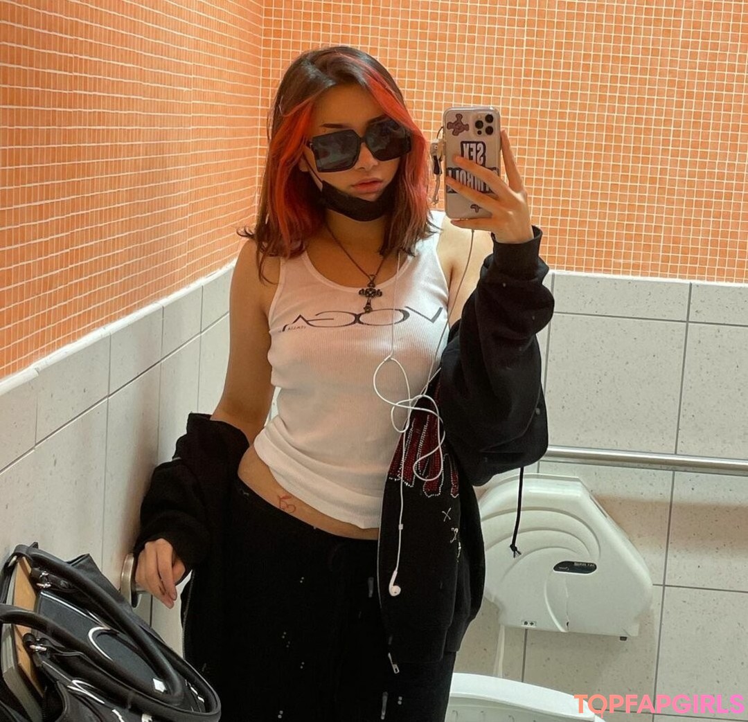 Photo nue de fuite OnlyFans de Chxrrychick #57 Photo nue de fuite OnlyFans de Chxrrychick #57