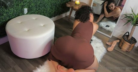 Photo nue de fuite OnlyFans de Nessatnight