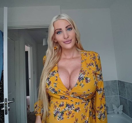 Photo nue de fuite OnlyFans de Tamsin Louise Hall