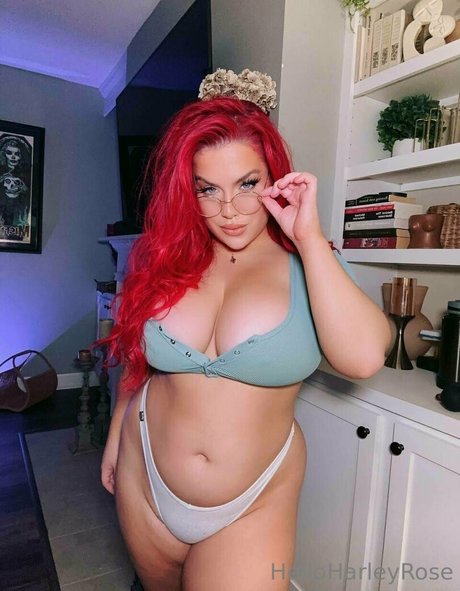 Photo nue de fuite OnlyFans de Helloharleyrose