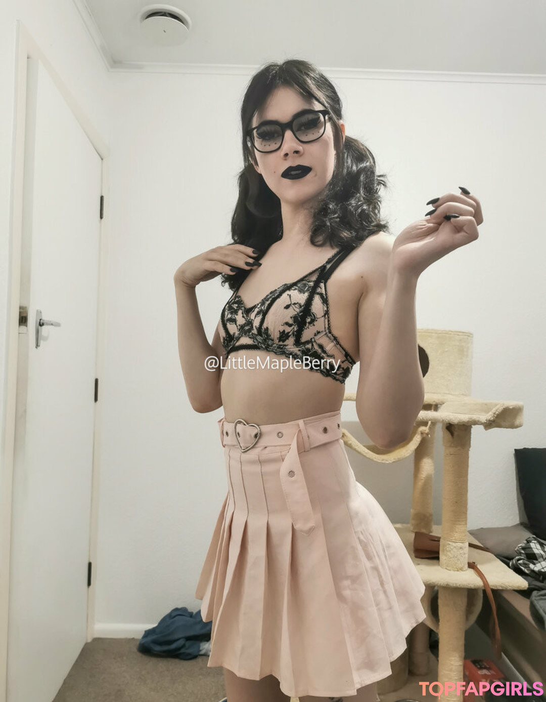 Photo nue de fuite OnlyFans de Littlemapleberry #119 Photo nue de fuite OnlyFans de Littlemapleberry #119