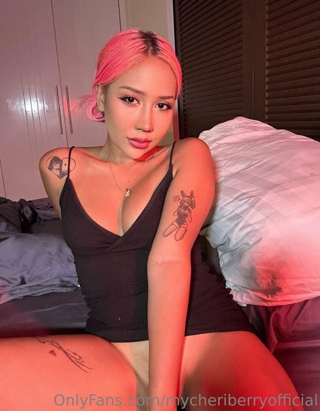 Photo nue de fuite OnlyFans de Mycheriberryofficial